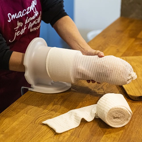 Bela mesarska mrežica v dimenzijah 12,5 cm x 5 m, s toplotno odpornostjo do 220 °C - 4