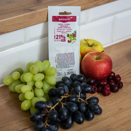 Kvas Bayanus + hranilo - Univerzalno - 21 %, 17 g - 4