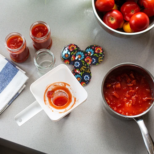 Pokrovček fi 66/4 črn Folk - 10 kos. - 5