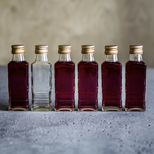 Steklenica Flora 100 ml z navojnim pokrovčkom fi 28, 8 kosov. - 8