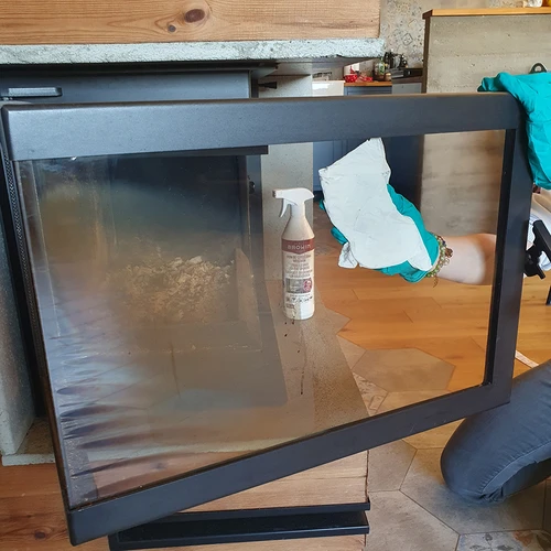 Tekočina za čiščenje prekajevalnic, pečic, žarov, štedilnikov, kurišč - 9