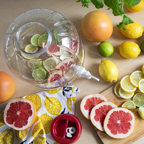 Večnamenski kozarec s pipo 8L - 11