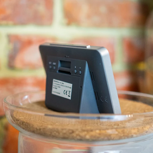 Vremenska postaja RCC – elektronska, brezžična, z osvetljenim senzorjem, črna - 16