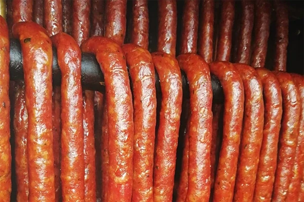 Domači svinjski kabanosi