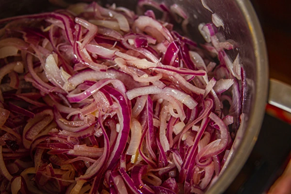 Konfitura iz rdeče čebule