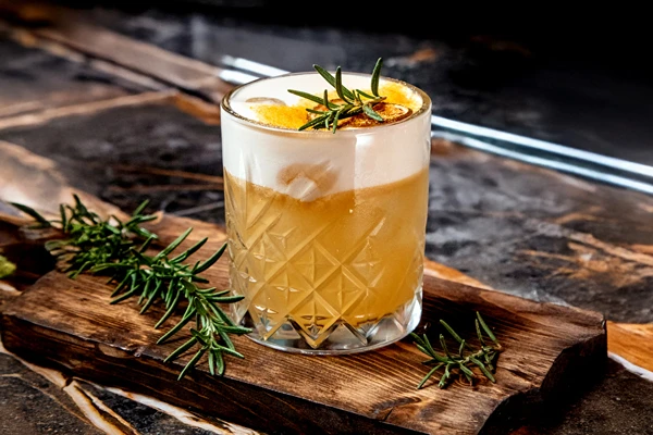 Whisky Fire Sour – koktajl izrazitega značaja