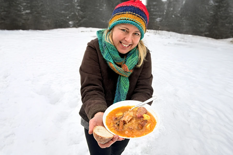 Dimna kwaśnica iz kotlička – aromatična pojedina z ognja
