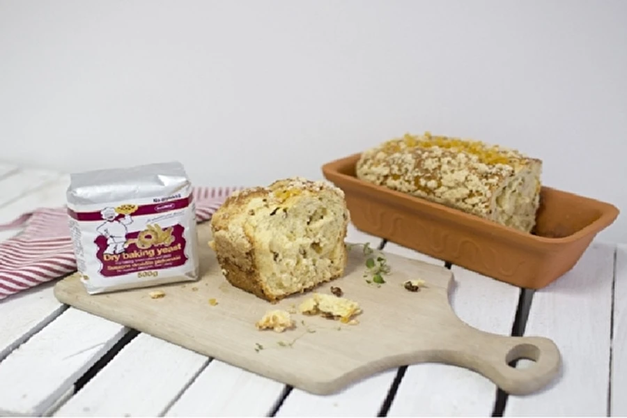 Browin Przepiśnik - Domač kvašen kolač z ribezi in drobljencem