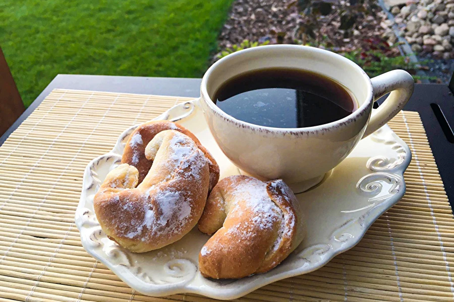 Browin Przepiśnik - Kvašeni rogljički z džemom