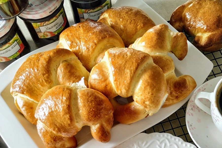 Browin Przepiśnik - Pirini kvašeni rogljički s povidom