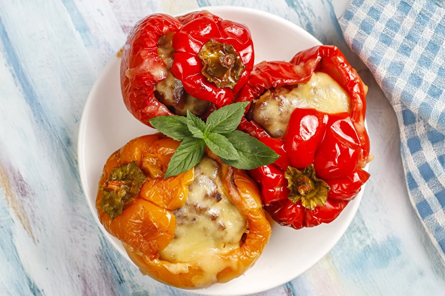 Polnjene paprike z plinskega žara
