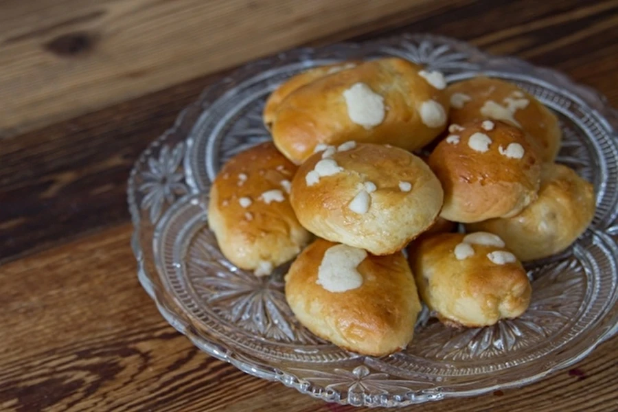 Browin Przepiśnik - Sladke žemljice s slivami